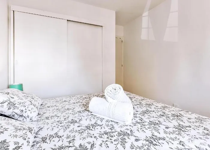 2-bedroom Escape *